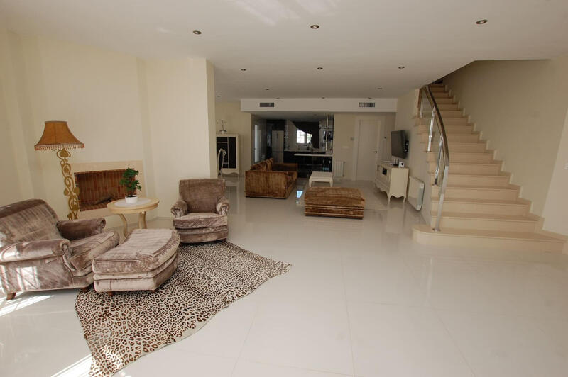 5 спальная комната вилла продается