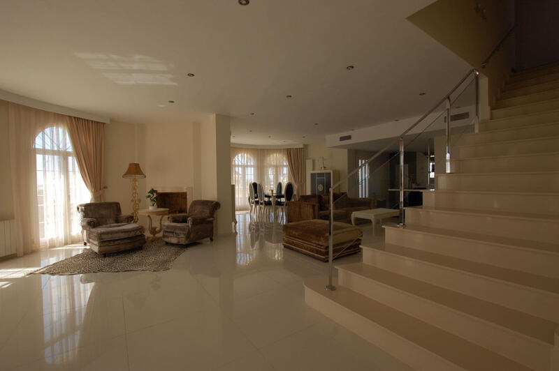 5 спальная комната вилла продается