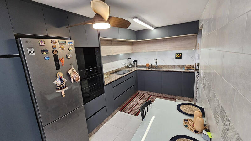 4 bedroom Townhouse for sale