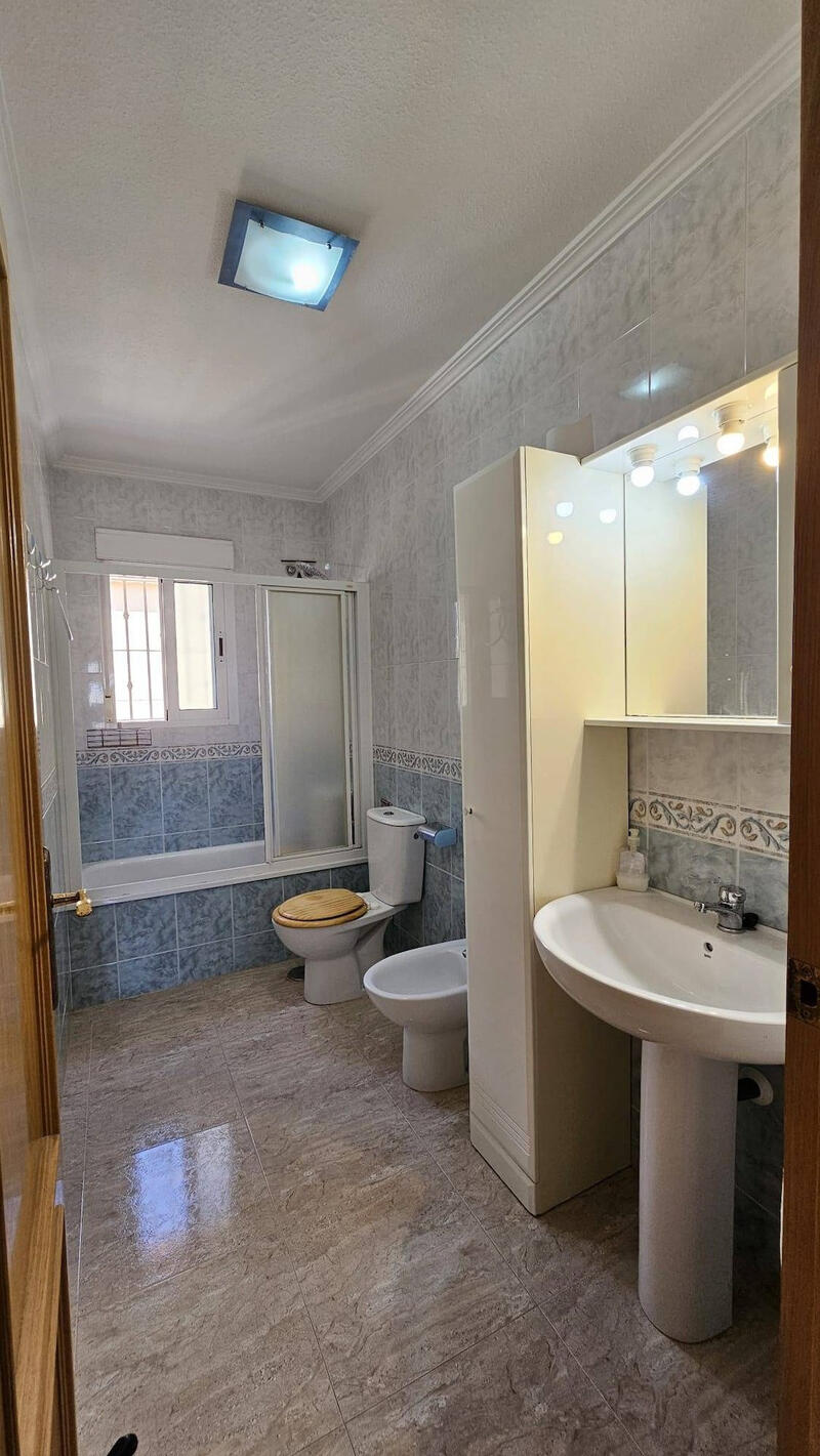 4 bedroom Townhouse for sale