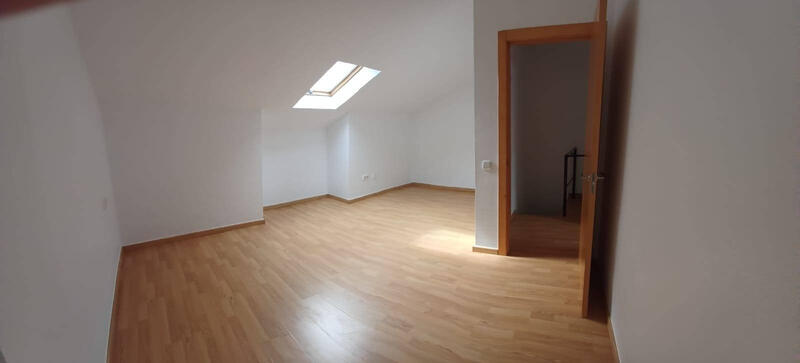 4 спальная комната дуплекс продается