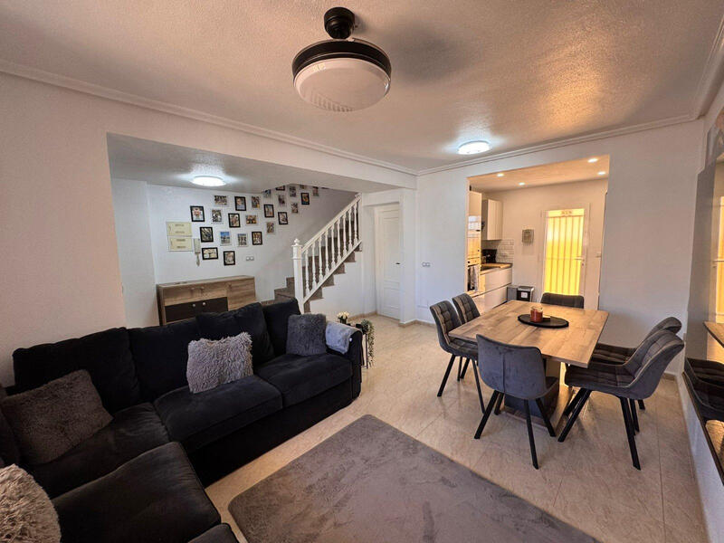 3 bedroom Townhouse for sale