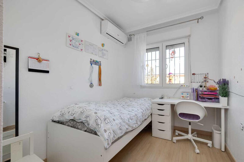 3 sovrum Radhus till salu