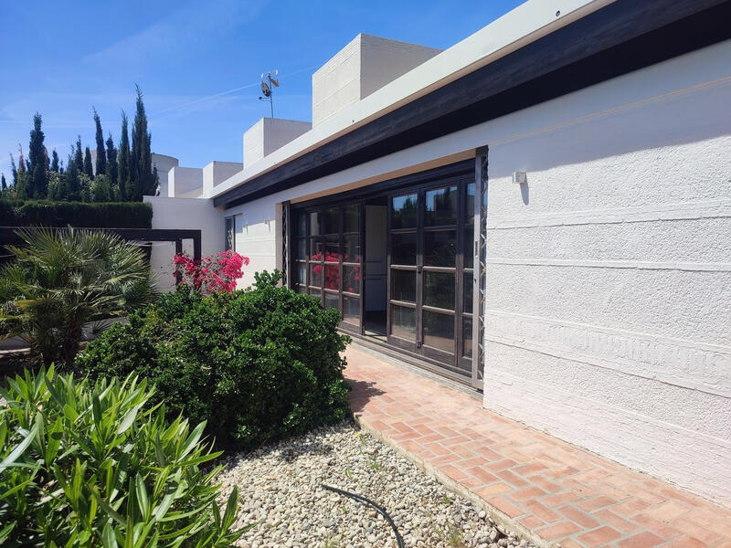 4 Cuarto Villa en venta