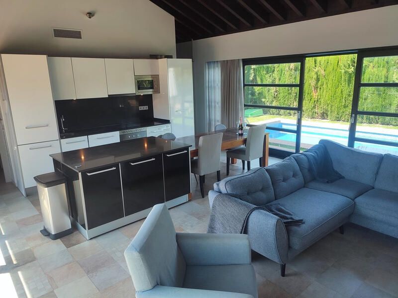 4 Cuarto Villa en venta