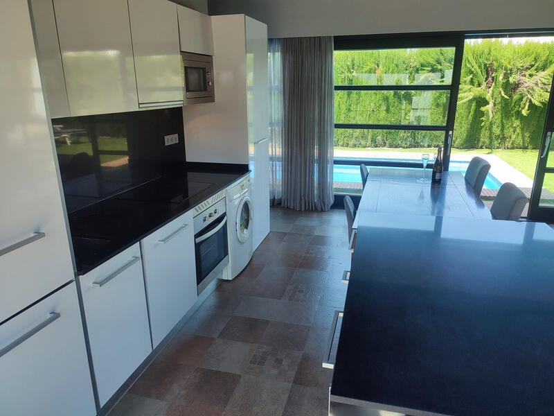 4 Cuarto Villa en venta