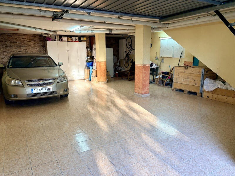 3 bedroom Townhouse for sale