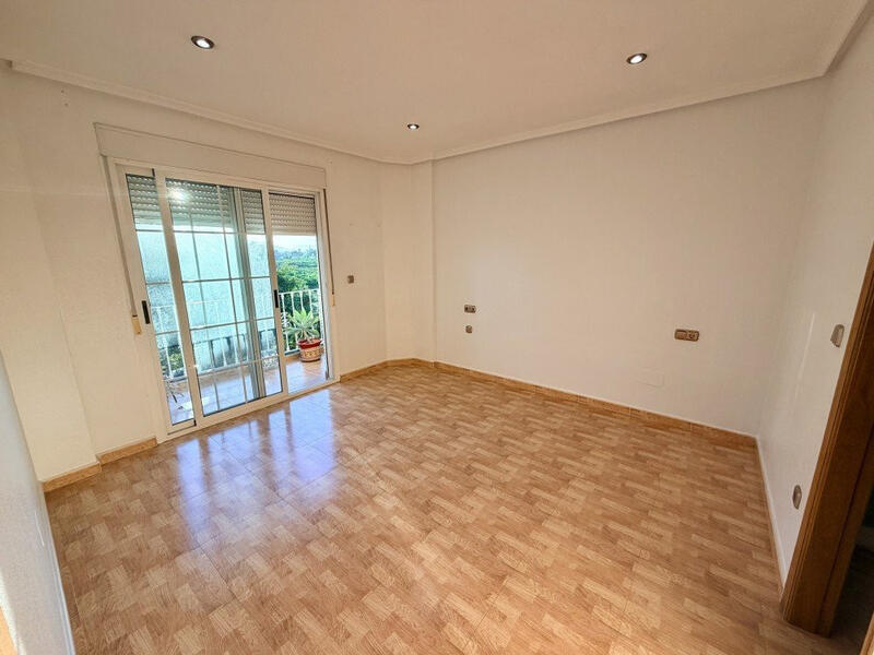 3 bedroom Townhouse for sale