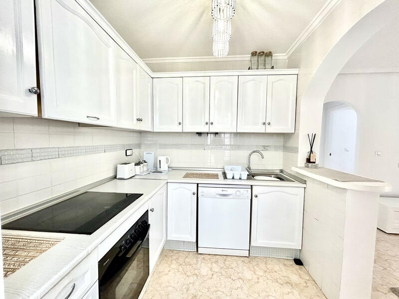 2 slaapkamer Gezinswoning Te koop