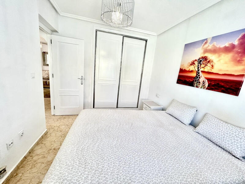 2 slaapkamer Gezinswoning Te koop