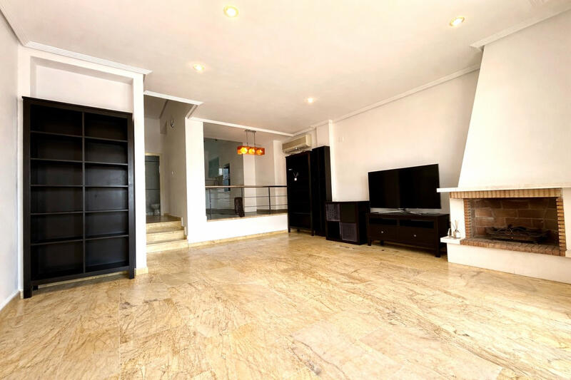 3 bedroom Townhouse for sale