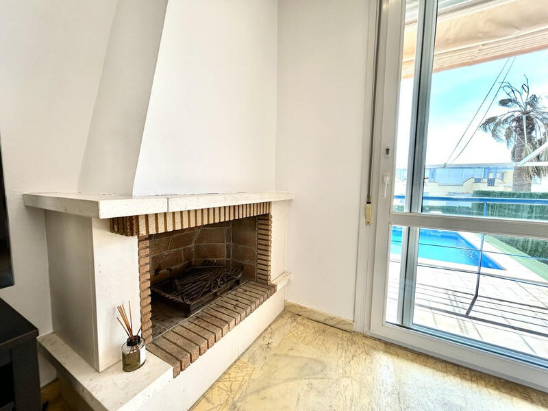 3 bedroom Townhouse for sale