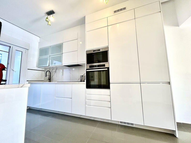 3 bedroom Townhouse for sale