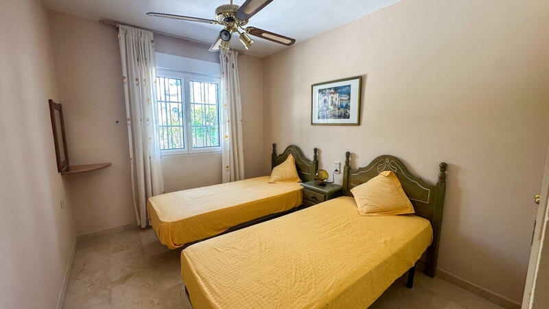 2 bedroom Townhouse for sale