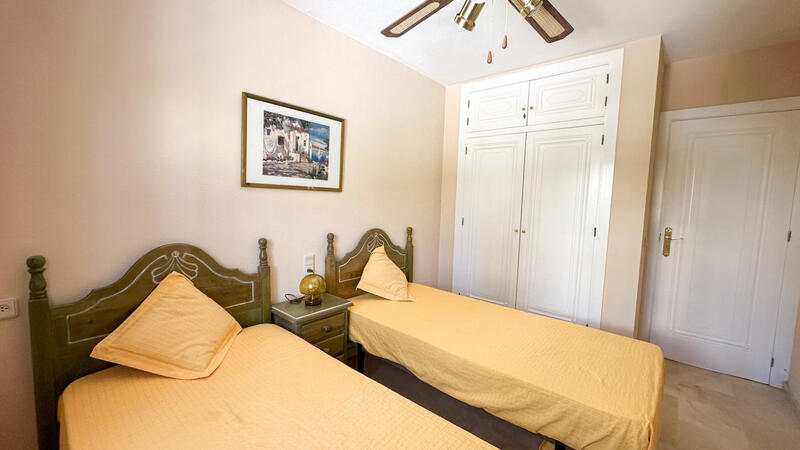 2 bedroom Townhouse for sale