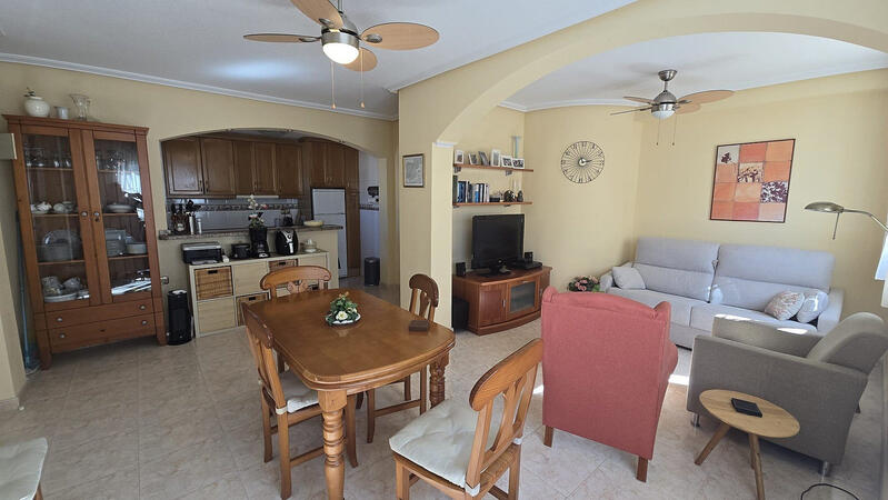 2 bedroom Townhouse for sale