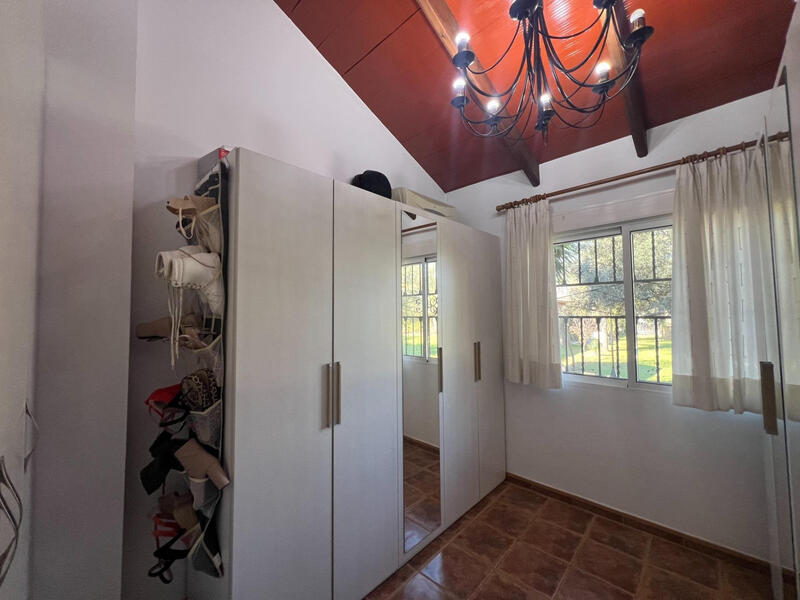 4 bedroom Country House for sale