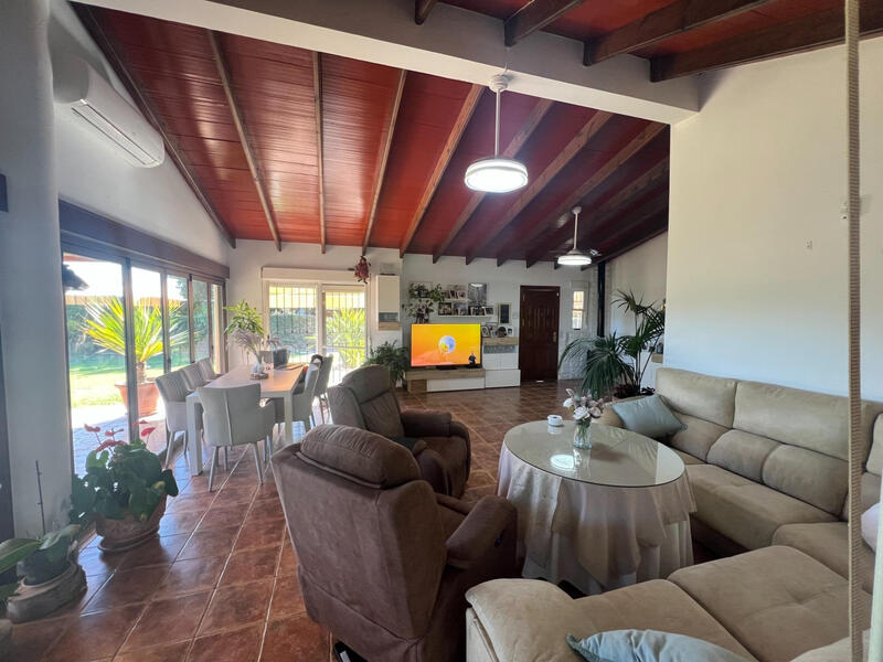 4 bedroom Country House for sale