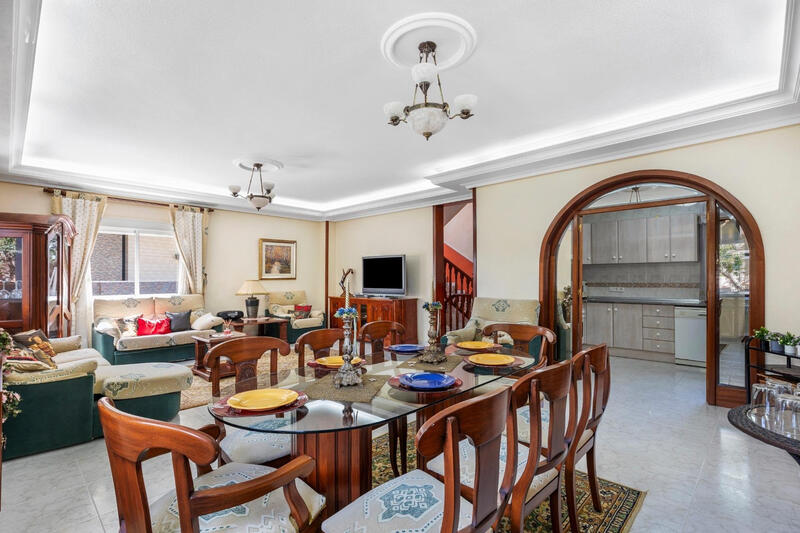 5 bedroom Villa for sale