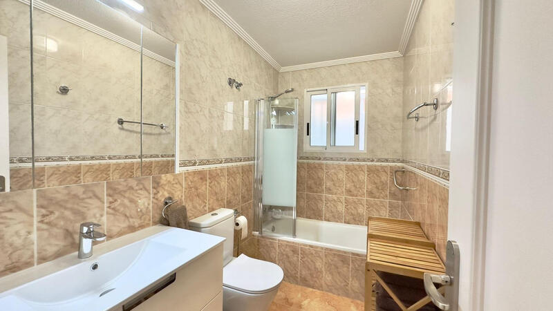 2 Cuarto Villa en venta