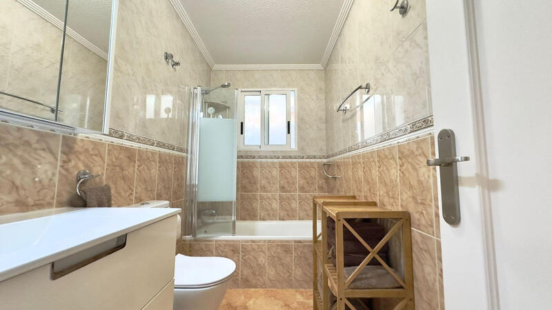 2 Cuarto Villa en venta