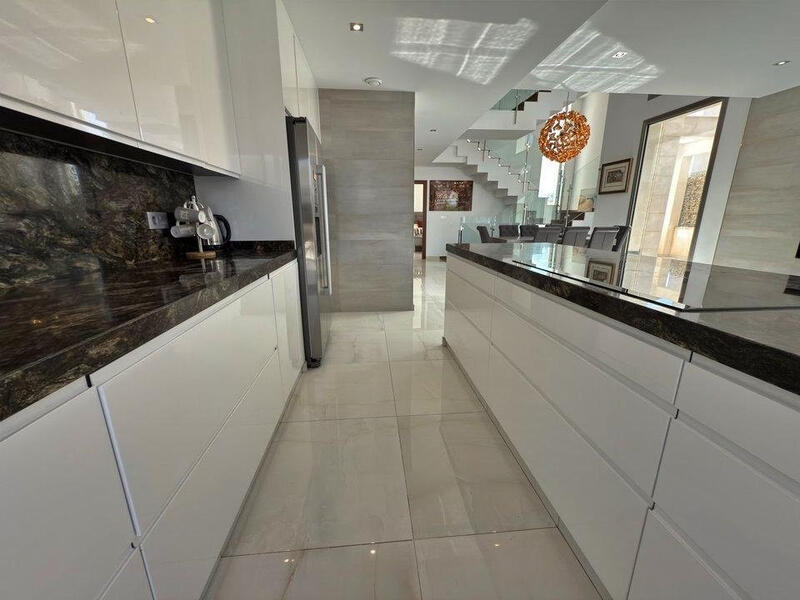 5 bedroom Villa for sale