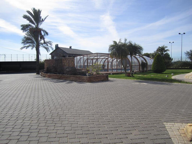 5 bedroom Villa for sale