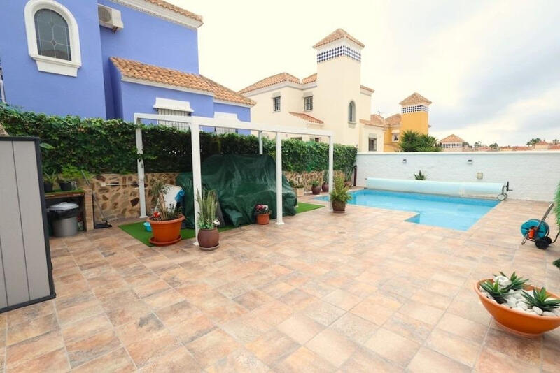 4 slaapkamer Villa Te koop