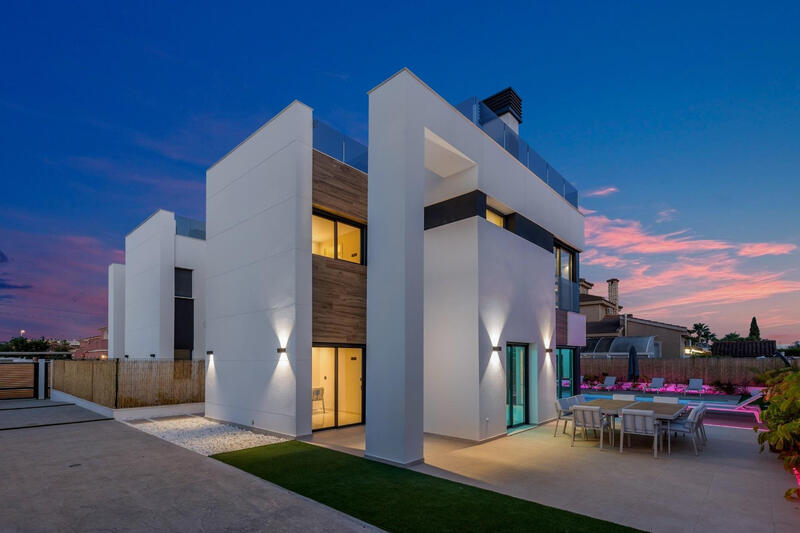 3 slaapkamer Villa Te koop