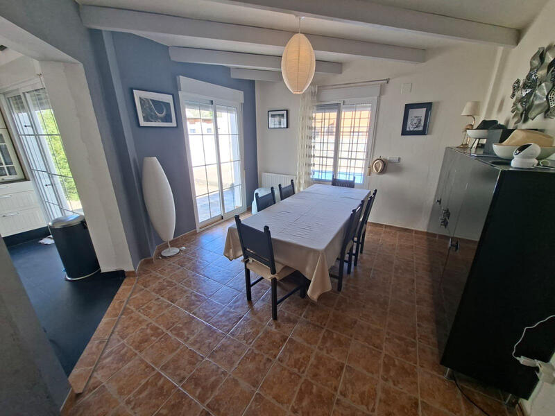 5 bedroom Villa for sale