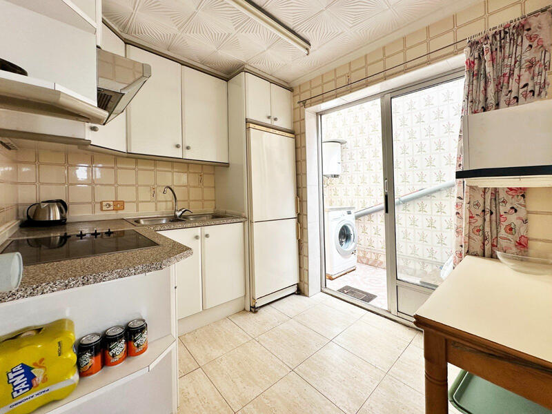 2 спальная комната городская тюрьма продается