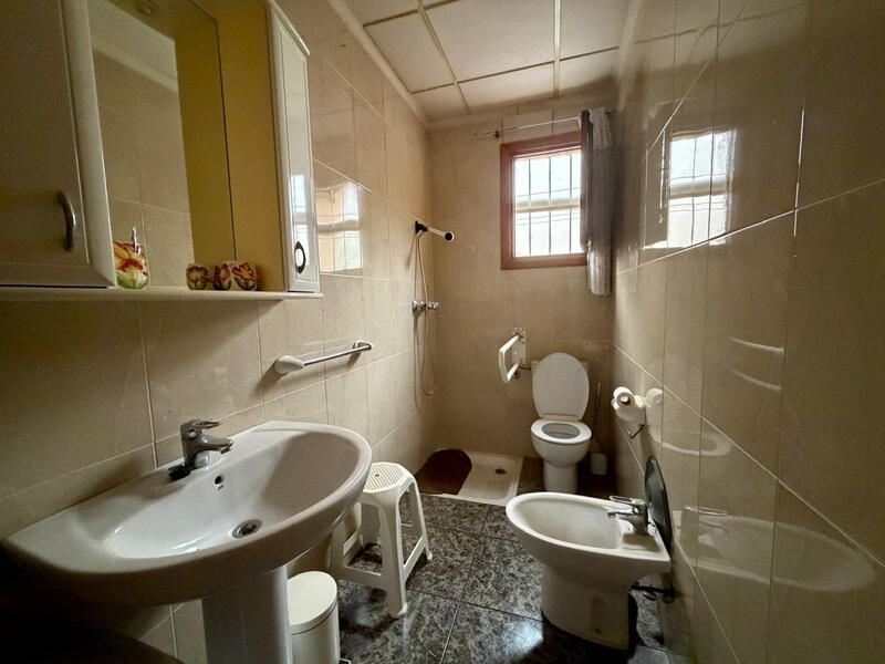 3 soveværelse Byhus til salg