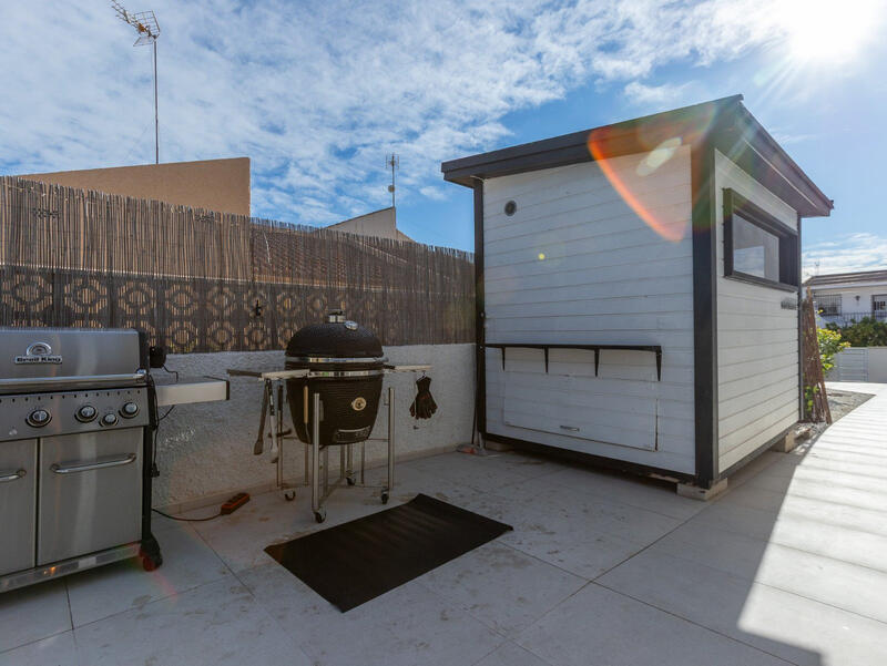 4 спальная комната вилла продается