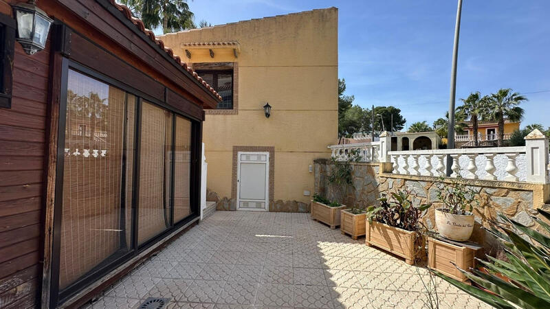 4 Cuarto Villa en venta