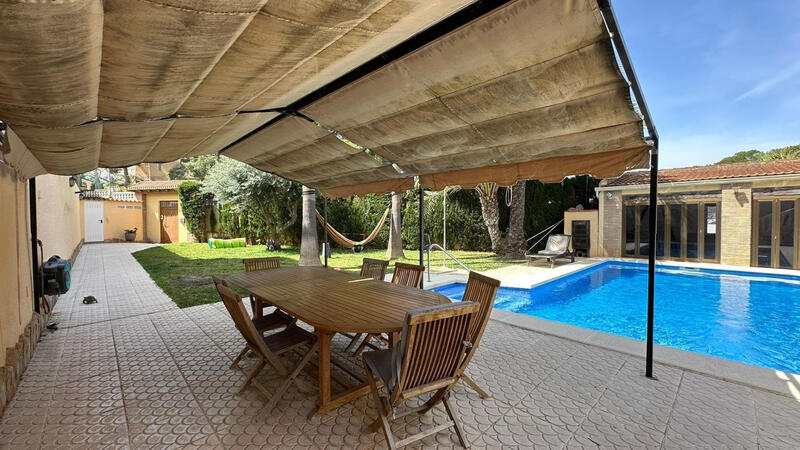 4 Cuarto Villa en venta