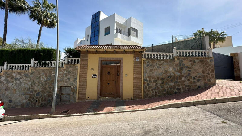 4 Cuarto Villa en venta