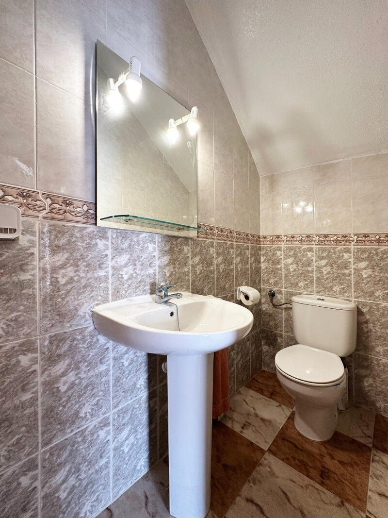 2 soveværelse Byhus til salg