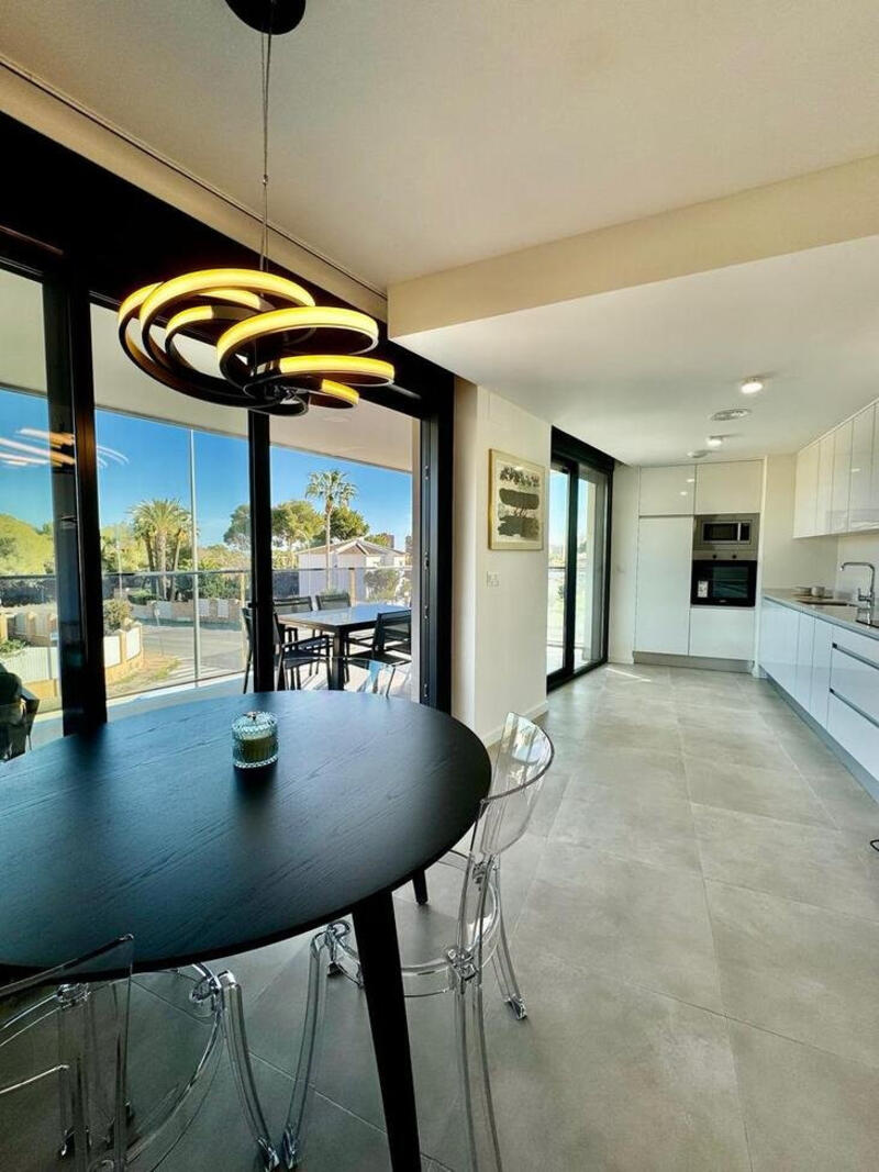 Apartamento en venta en Dehesa de Campoamor, Alicante