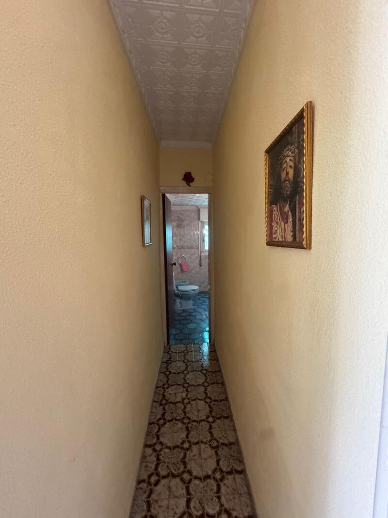8 bedroom Townhouse for sale