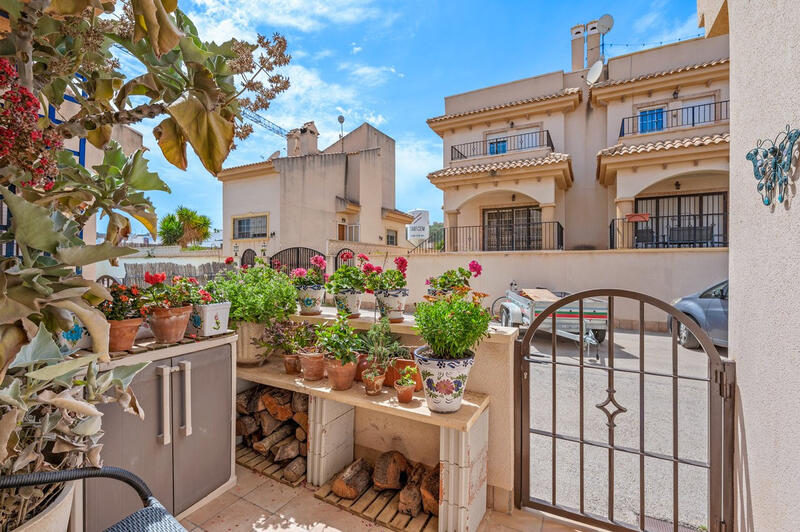 2 soveværelse Byhus til salg