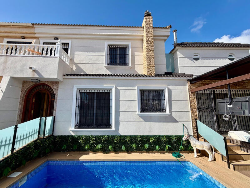 Villa en venta en Orihuela Costa, Alicante