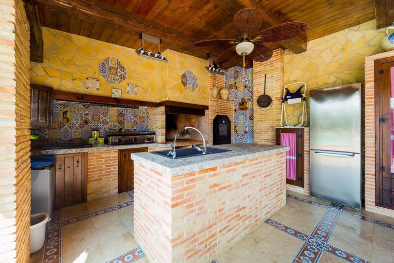5 bedroom Country House for sale