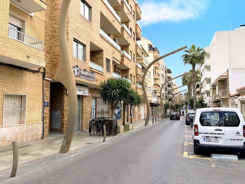 Apartamento en venta en Torrevieja, Alicante