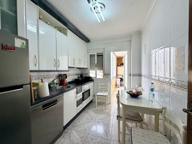 6 chambre Appartement à vendre