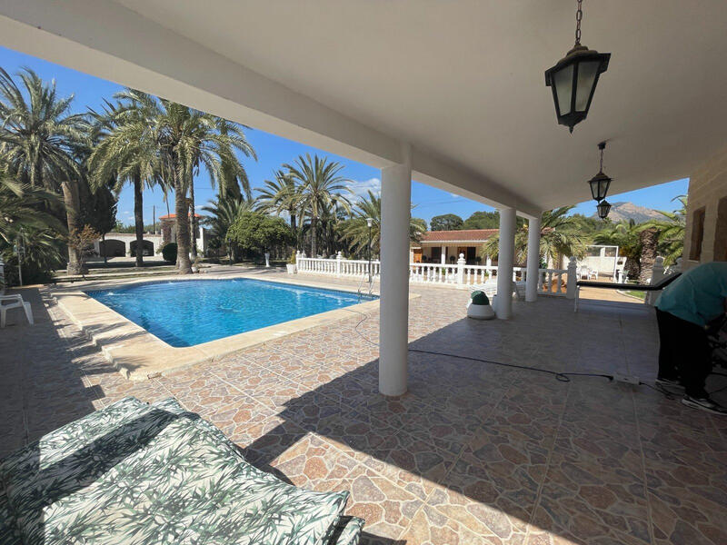 13 Cuarto Casa de Campo en venta