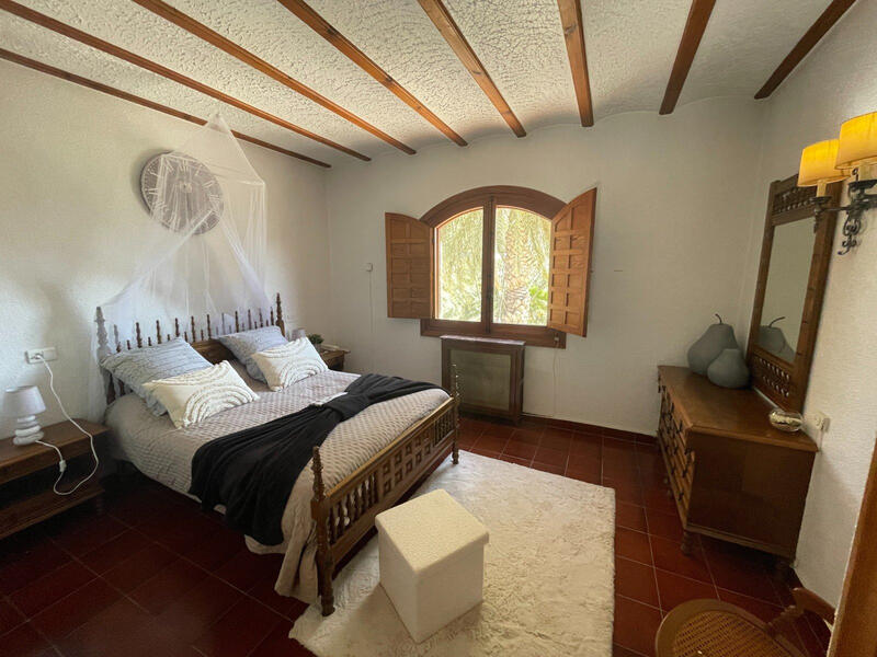 13 Cuarto Casa de Campo en venta