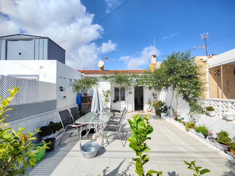 2 bedroom Townhouse for sale
