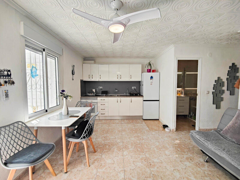 2 bedroom Townhouse for sale