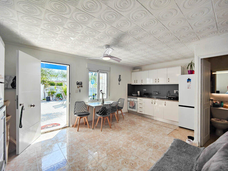 2 bedroom Townhouse for sale