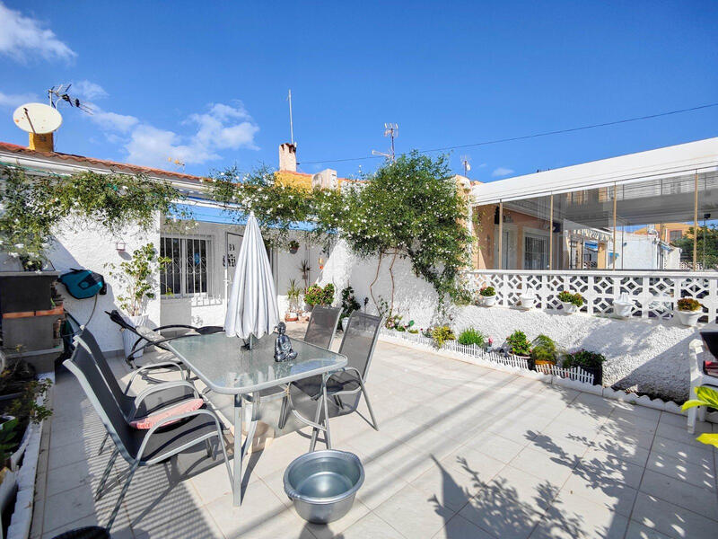2 bedroom Townhouse for sale